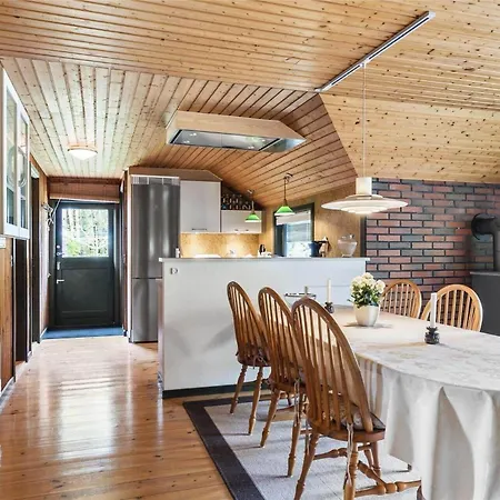 בית נופש 1302-aakirkeby-sjostauan-14 *