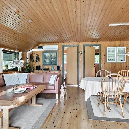 בית נופש 1302-aakirkeby-sjostauan-14 Vester Somarken