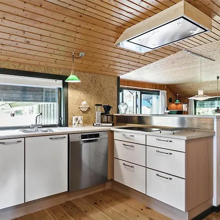 בית נופש 1302-aakirkeby-sjostauan-14 Vester Somarken