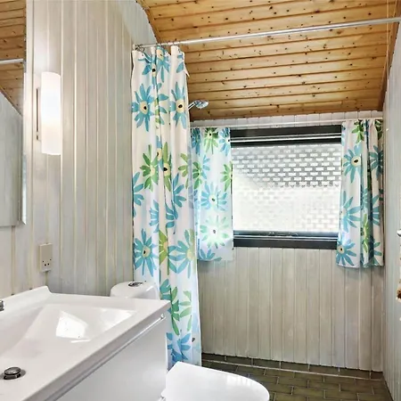 1302-aakirkeby-sjostauan-14 * Vester Somarken